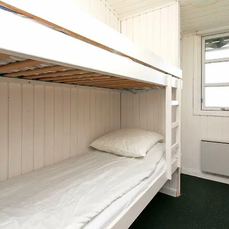 펜션 Three-bedroom Holiday In 14 *