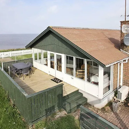 Three-bedroom Holiday In 14 Vinderup